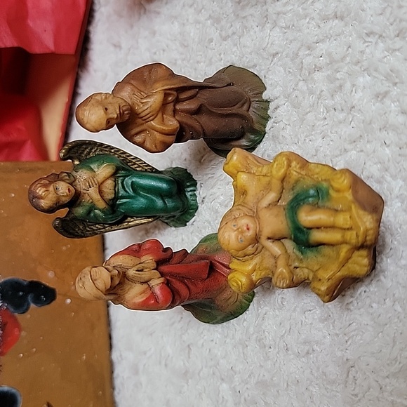 Plastic Nativity Set - Picture 2 of 13
